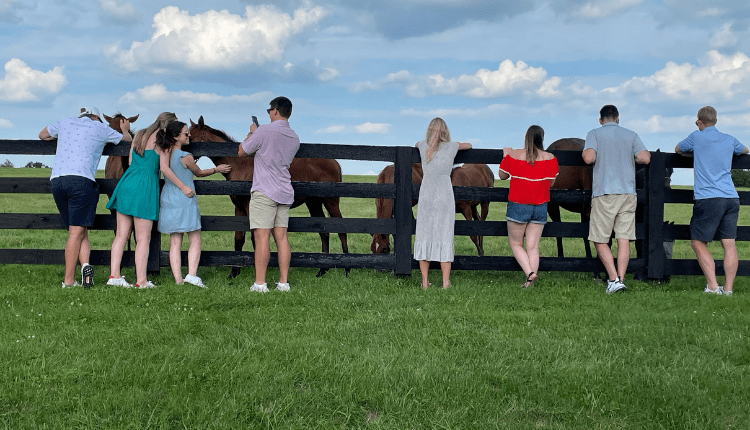 group on KY horse farm tour