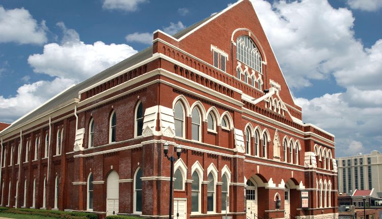 exterior view of the Ryman Auditorium