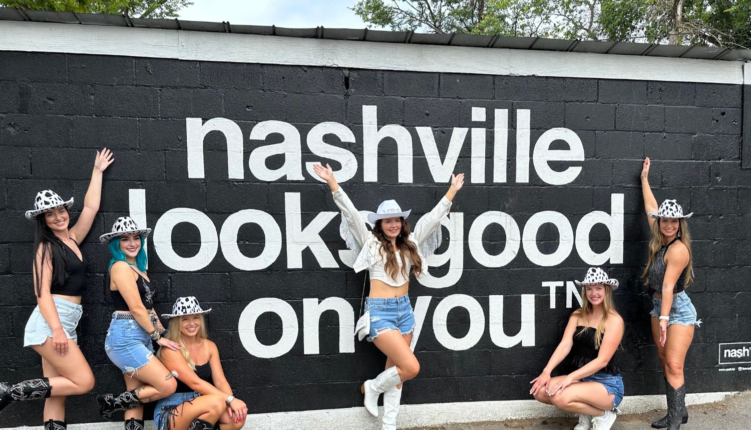 Bachelorette Trip to Nashville Looks Good on You Mural